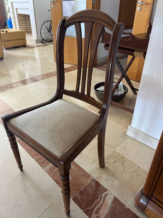mesa extensível e 6 cadeiras em cerejeira