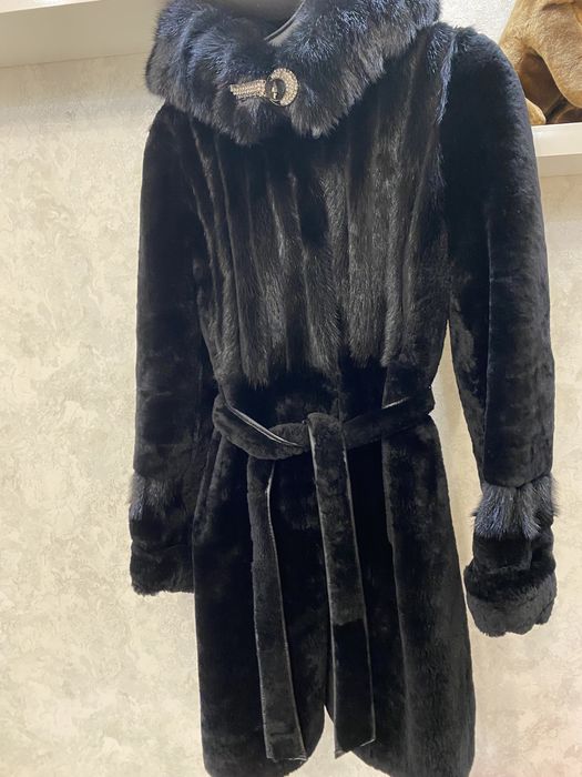 Продам жіночу шубу мутон+норка,  розмір 46-48