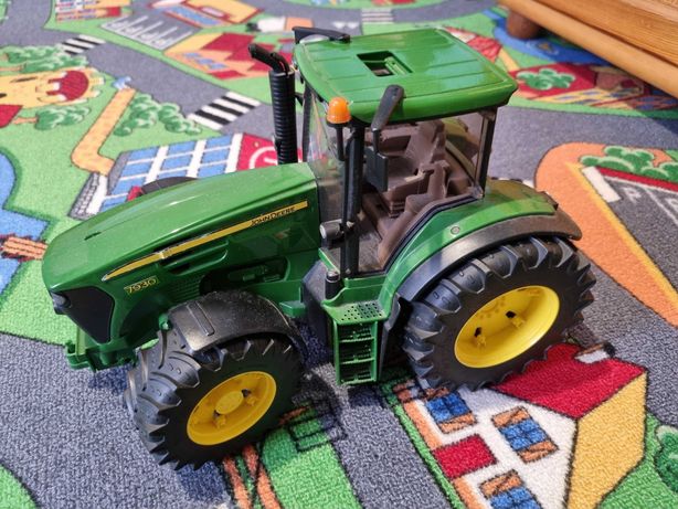 John Deere 7930 ciagnik traktor zabawka bruder
