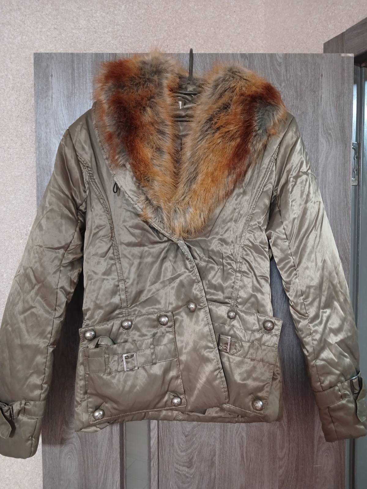 Зимова куртка пуховик