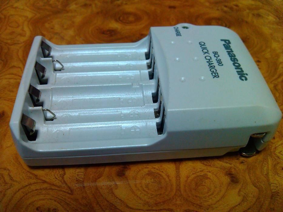 Зарядное устройство автоматическое Panasonic BQ-390А для АА и ААА
