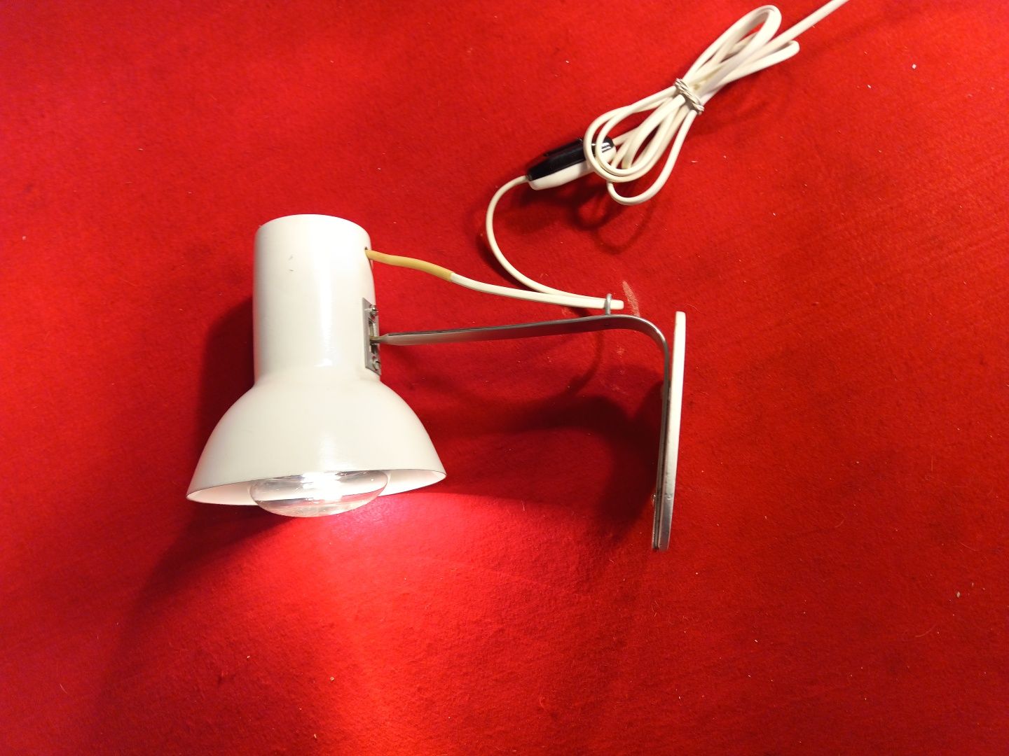 Lampa , żyrandol PRL sprawny z żarówkami Polam