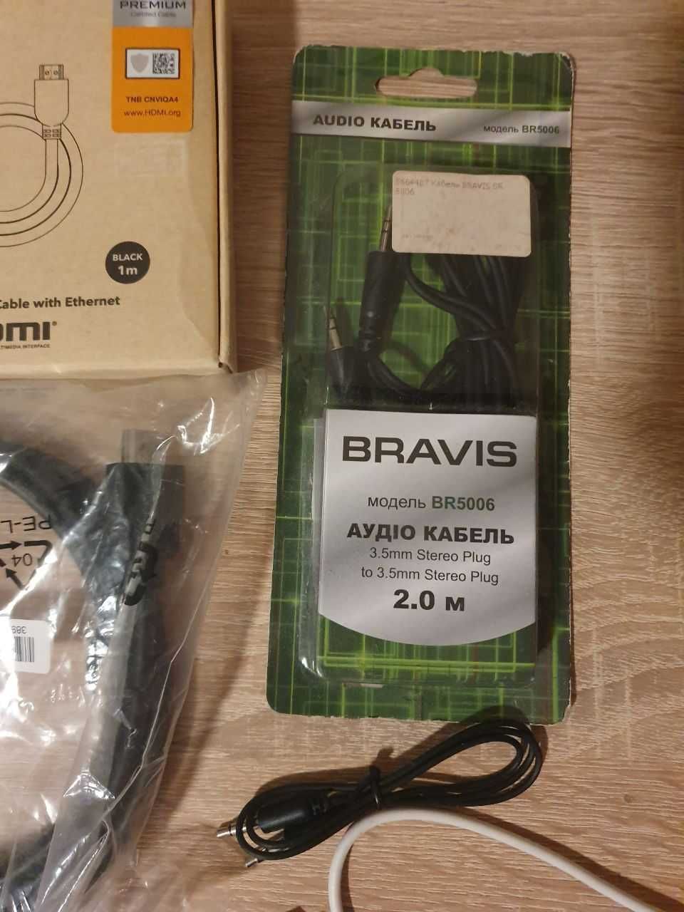 набір кабелів 7 шт (2 hdmi кабелі + 2 аудіо кабелі + 2 USB OTG)