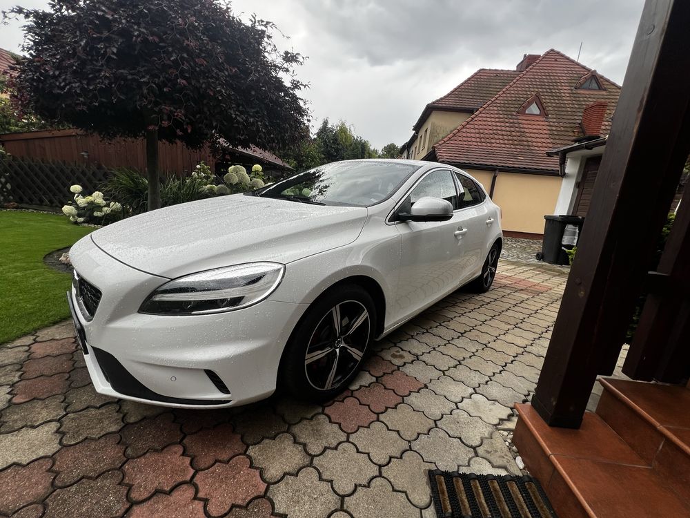 Sprzedam Volvo V40 T3 R-Desing