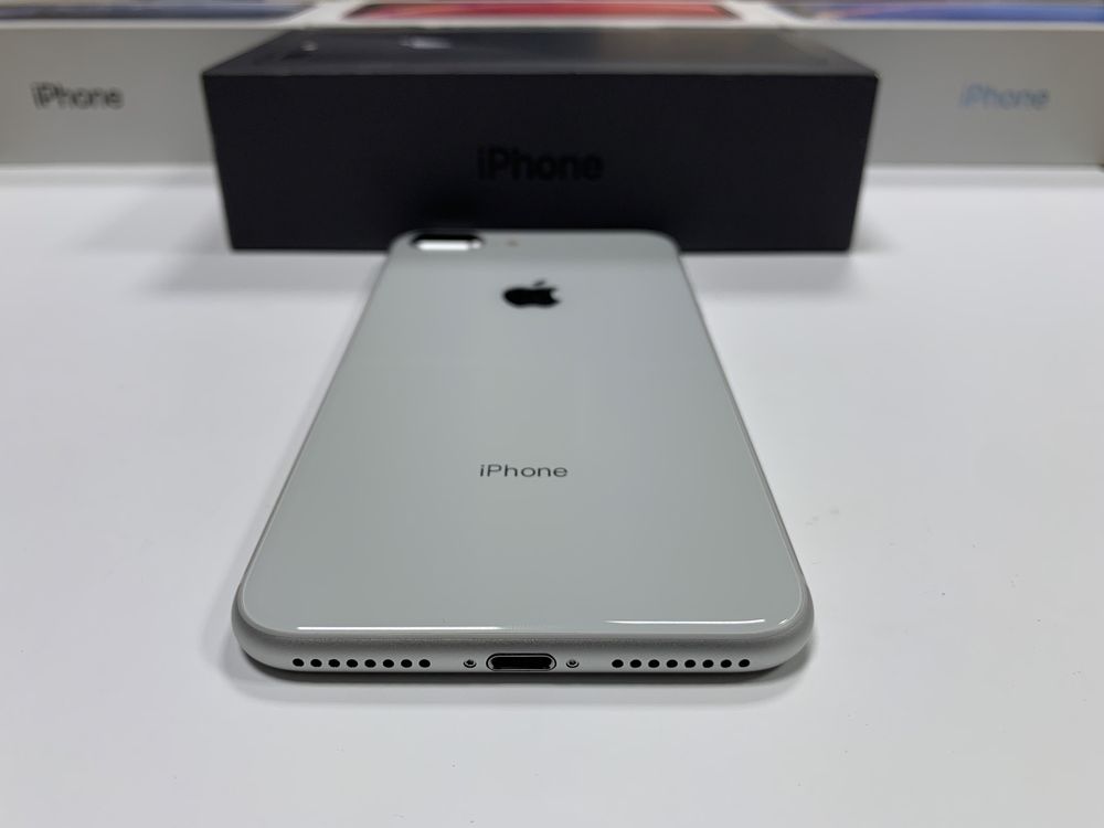 Айфон / iPhone 8 Plus 64GB (Silver) Neverlock. Идеал