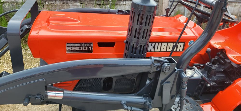 Tratror kubota b 6001 com carregador frontal