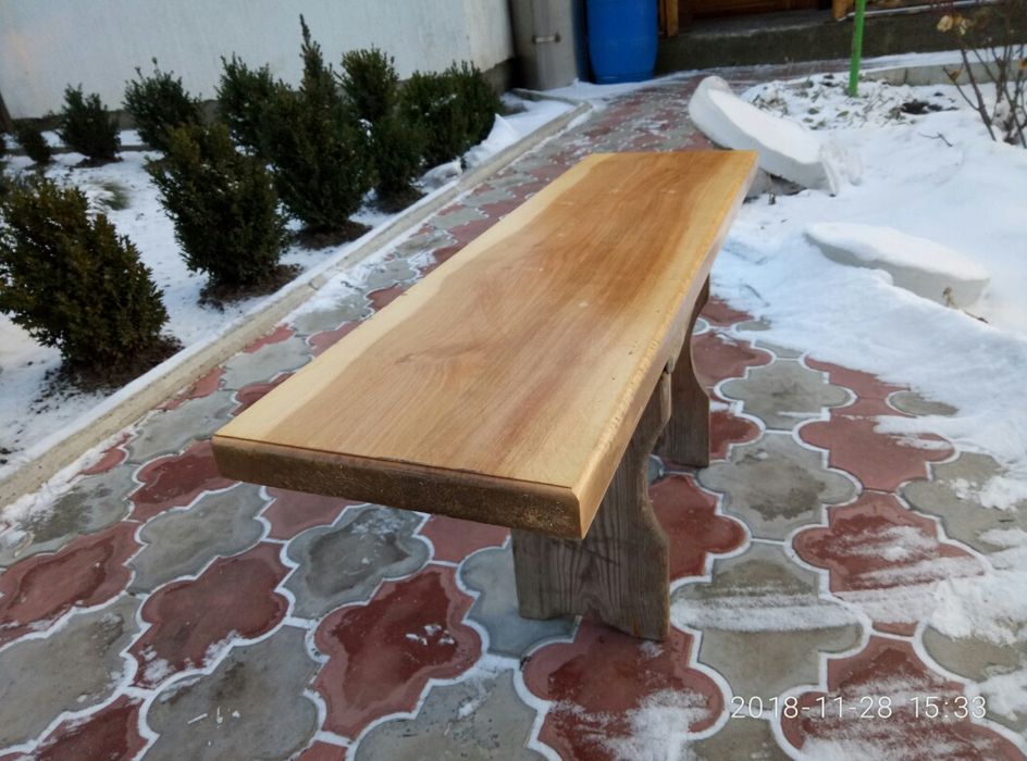 Сходи, масив із дерева-вільха.