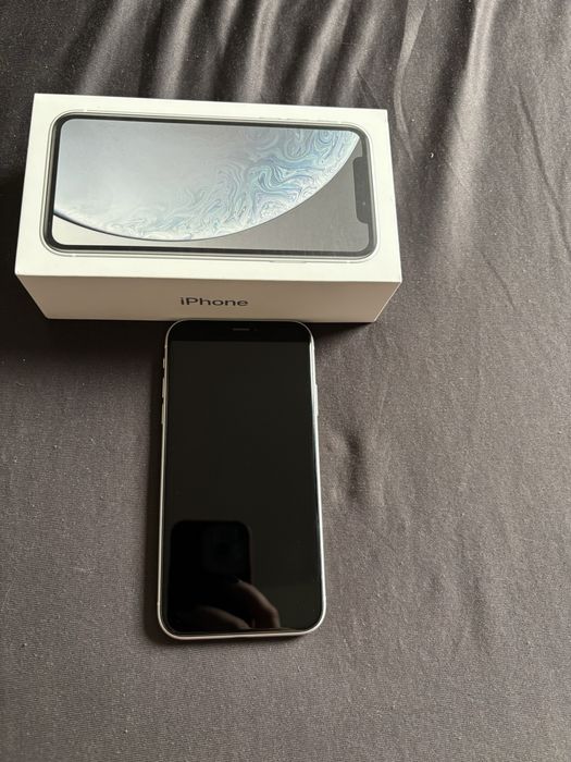 Iphone XR.   64GB