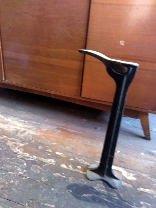 Продаётся железная подставка для обуви