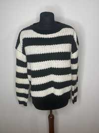 Czarno biały sweter w paski z dekoltem V Miss Fiori rozmiar S/M