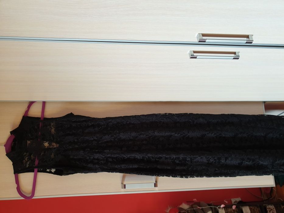 Długa czarna sukienka koronkowa rozcieta ma plecach dopasowana r. XS S