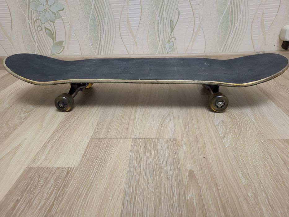 Скейтборд у гарному стані
