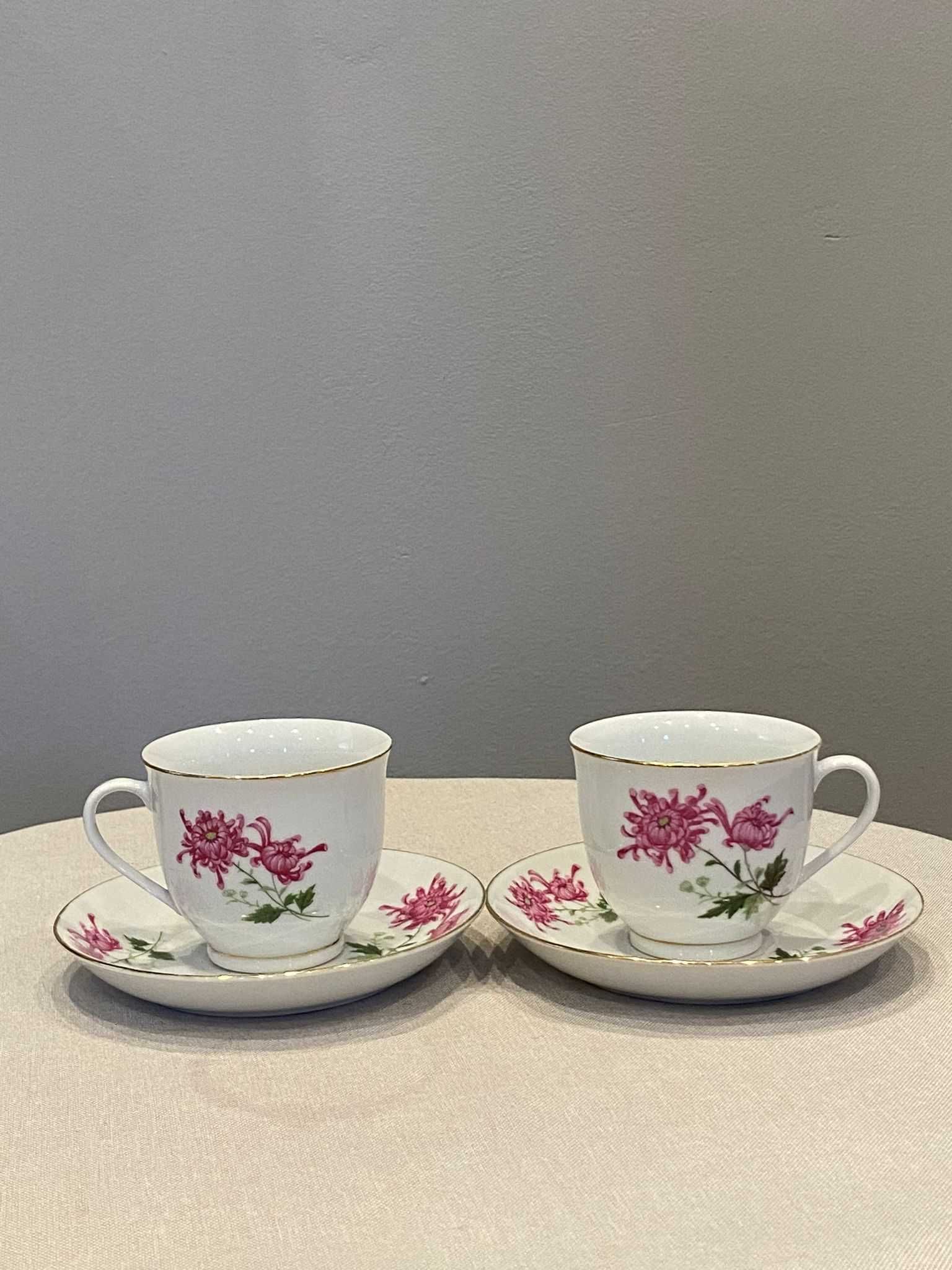 Dwa komplety filiżanka (200ml) ze spodkiem, porcelana China.