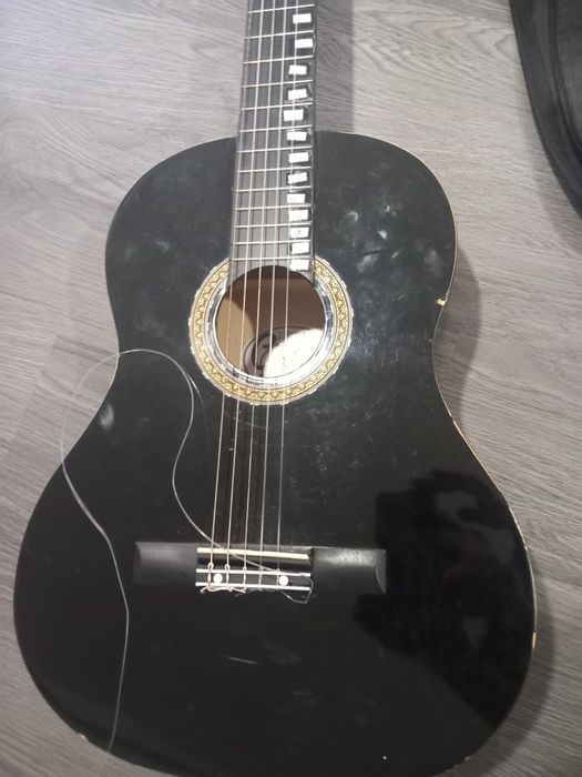 Violão cor preta