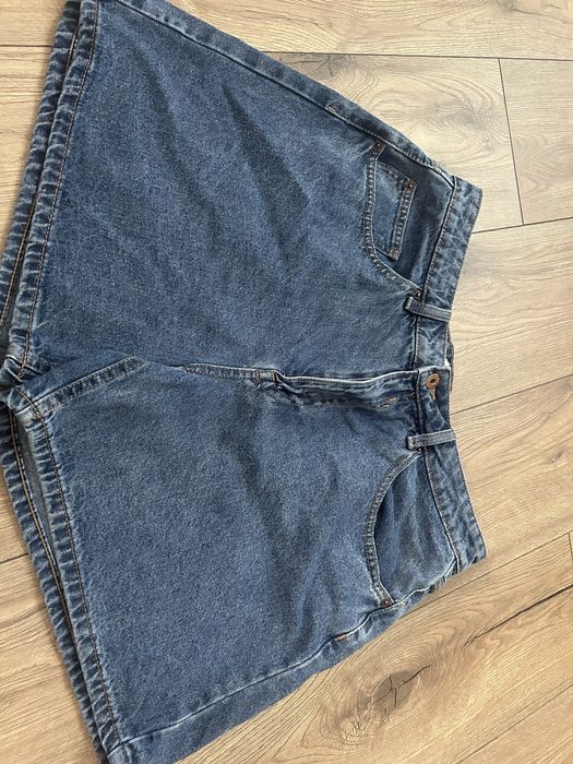 Нові джинсові шорти