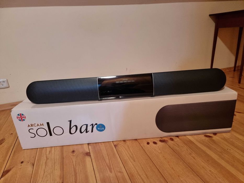 TV ramię Suboofer Boston AWS250 i Arcam Solo Bar Plus