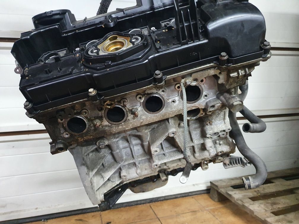 Kompletny silnik słupek uszkodzony BMW E90 E60 benzyna N43