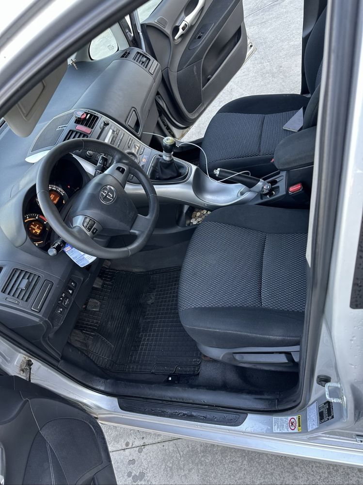 Toyota auris 1.4 2011