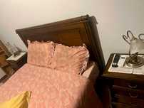 Quarto COMPLETO (Cama+colchão+comoda+mesas de cabeceira)