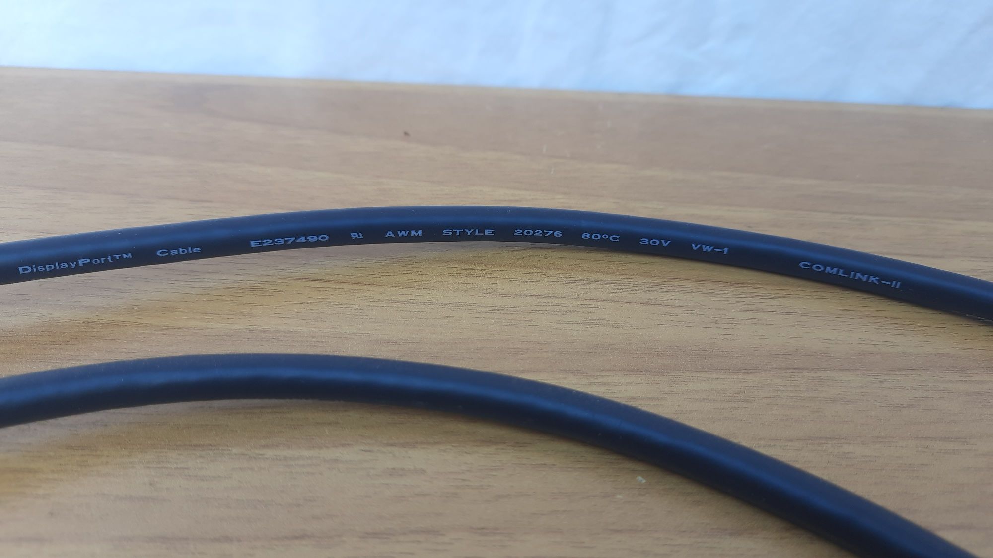 Dp8k DisplayPort  1.8 м — інтерфейсний кабель
