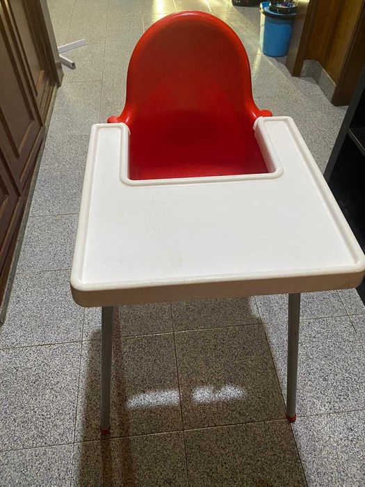 Cadeira de refeição para bebé