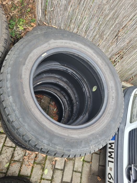 Opony zimowe 225 65 r16C 2szt 2023r