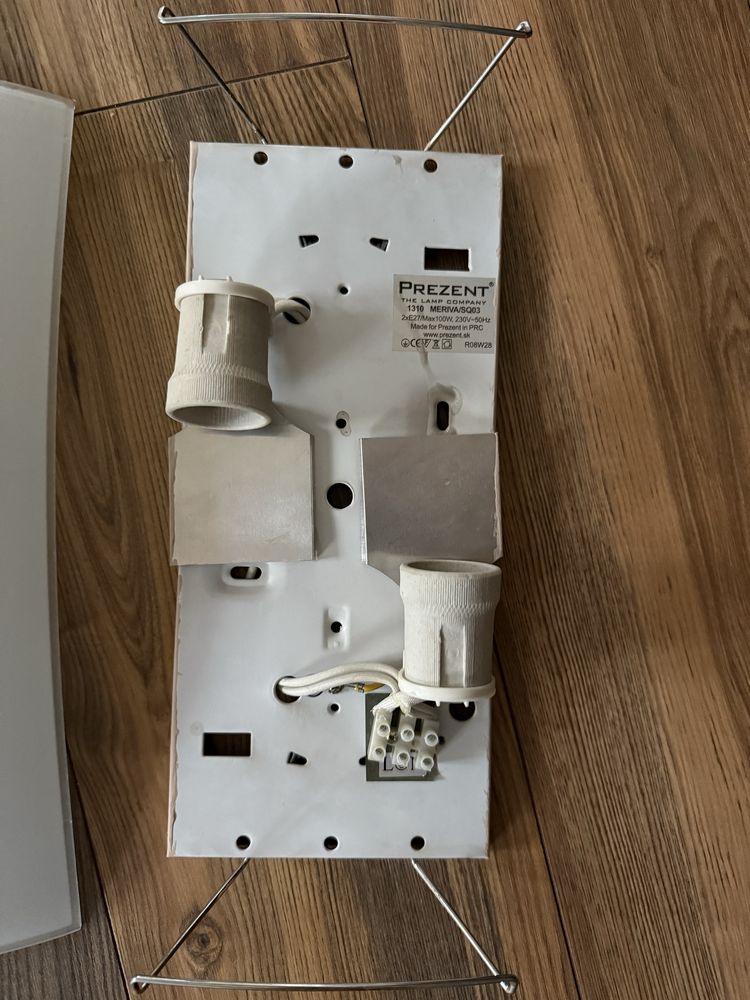Lampa plafon oświetlenie żarówka