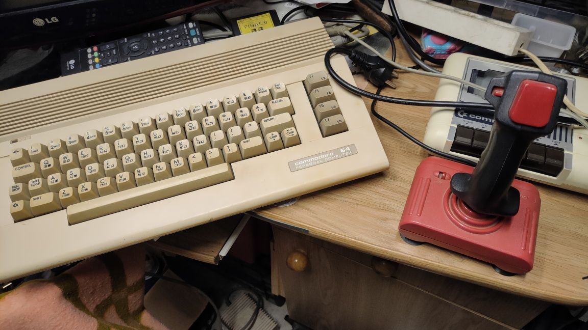 Commodore 64 zestaw joystick na microstykach