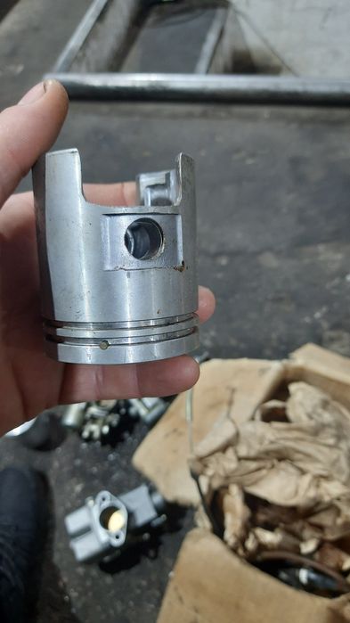 Поршня ЮПИТЕР,карбюраторы