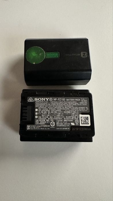 Vendo 2 Baterias Originais Sony NP-FZ100. Excelente Estado!