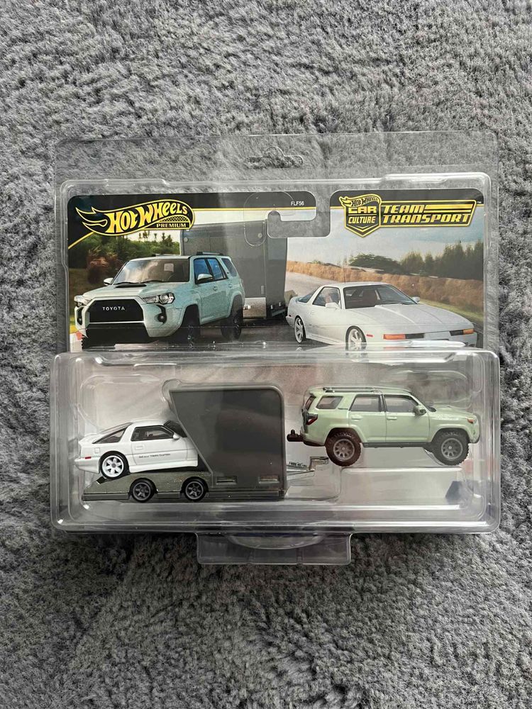 Hot Wheels Team Transport Toyota Supra