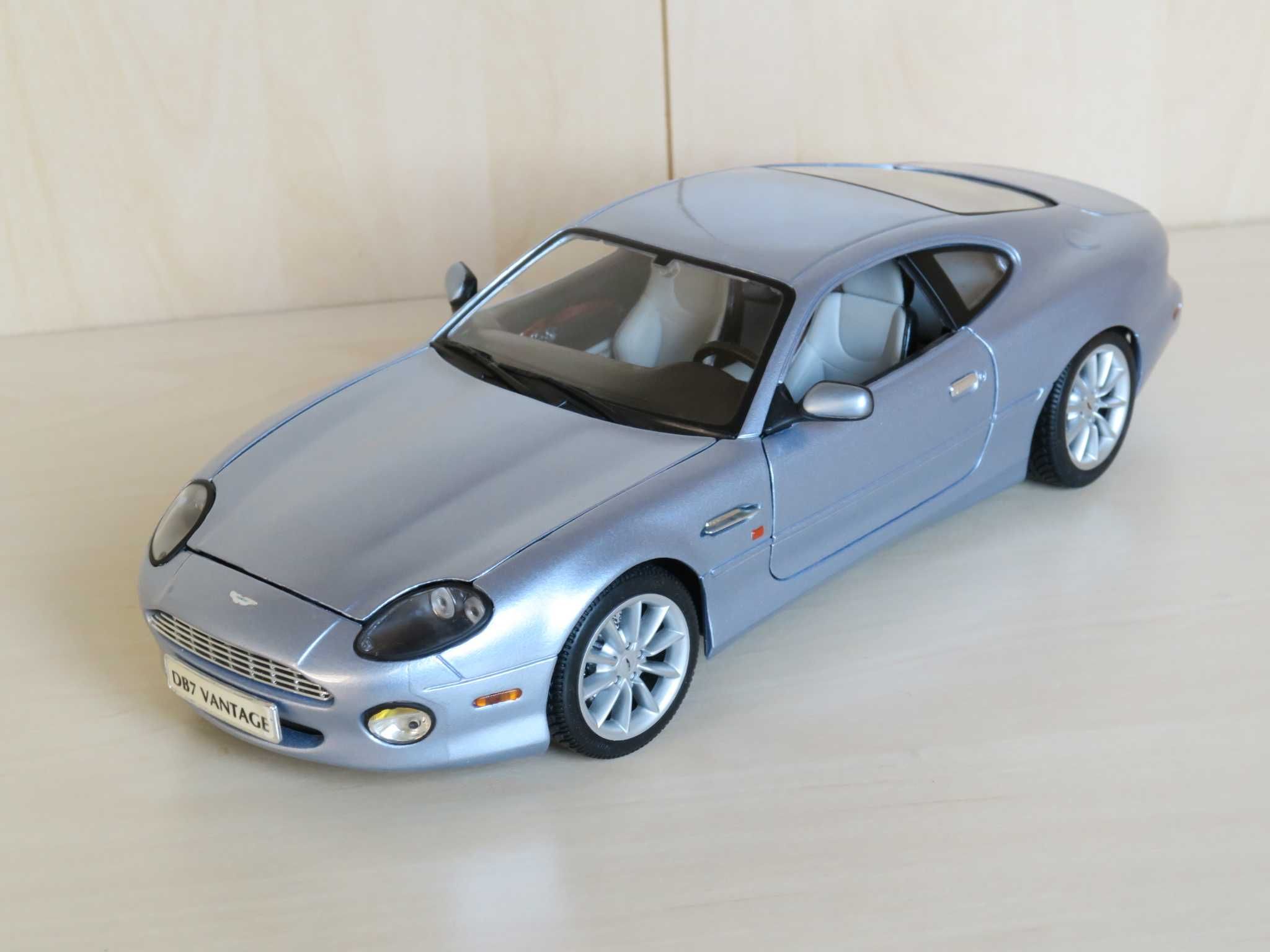 Aston Martin DB7 Vantage 1/18