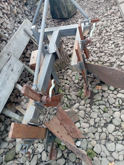 Продам плуг новий