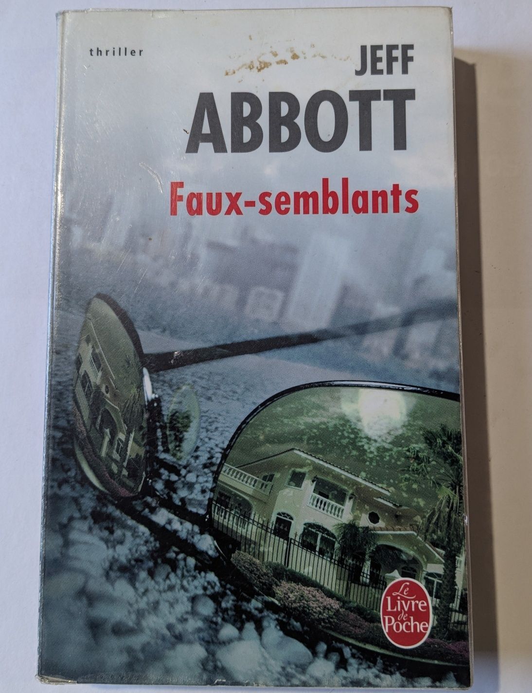 Livros em francês.