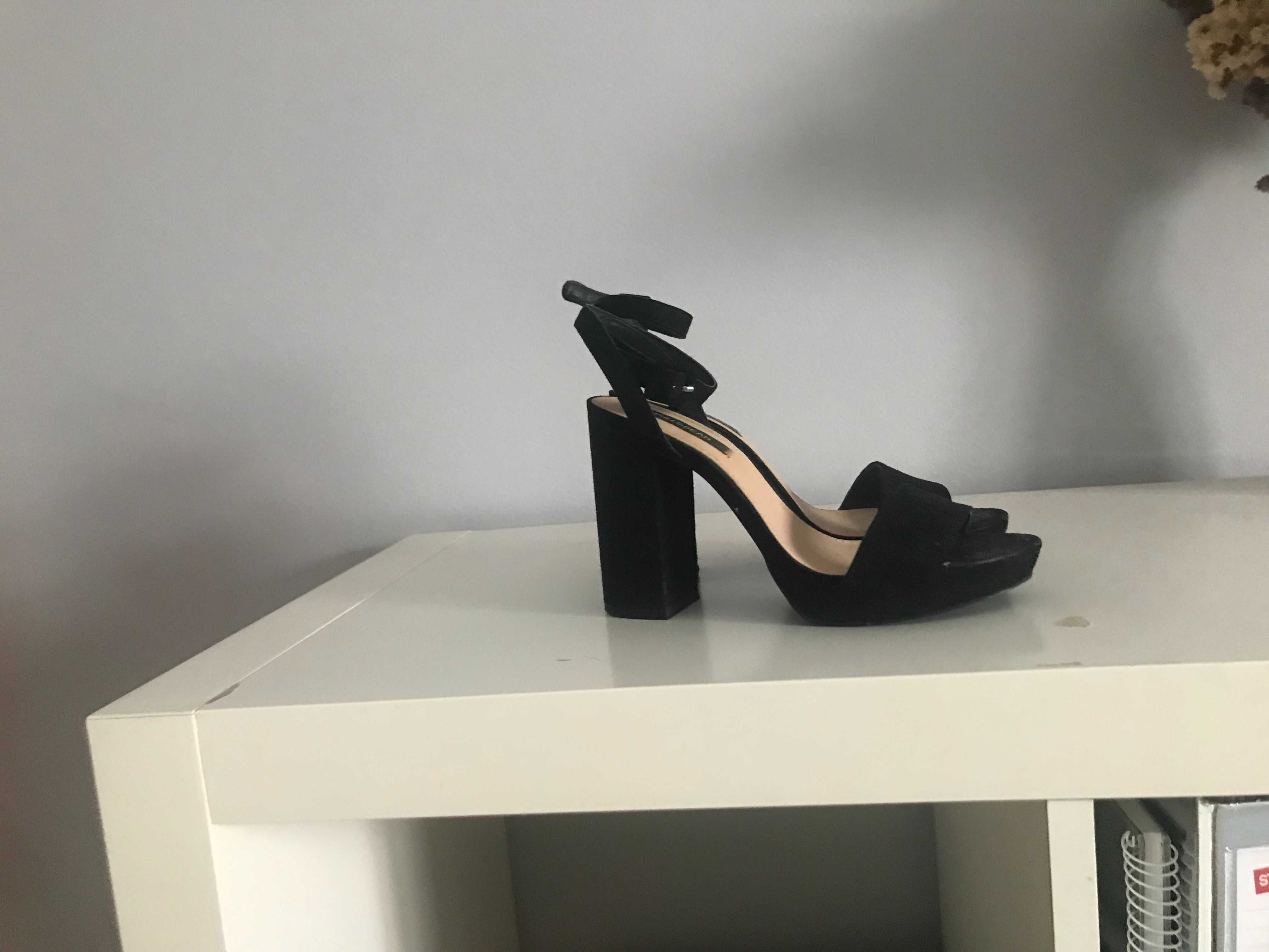 Conjunto de 3 sapatos de senhora