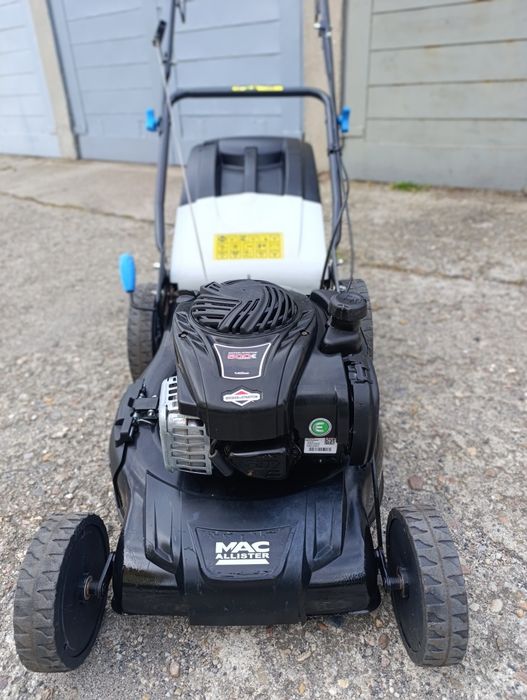 Kosiarka spalinowa z napędem