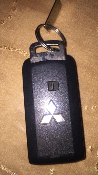 Продам смарт ключ mitsubishi outlander xl