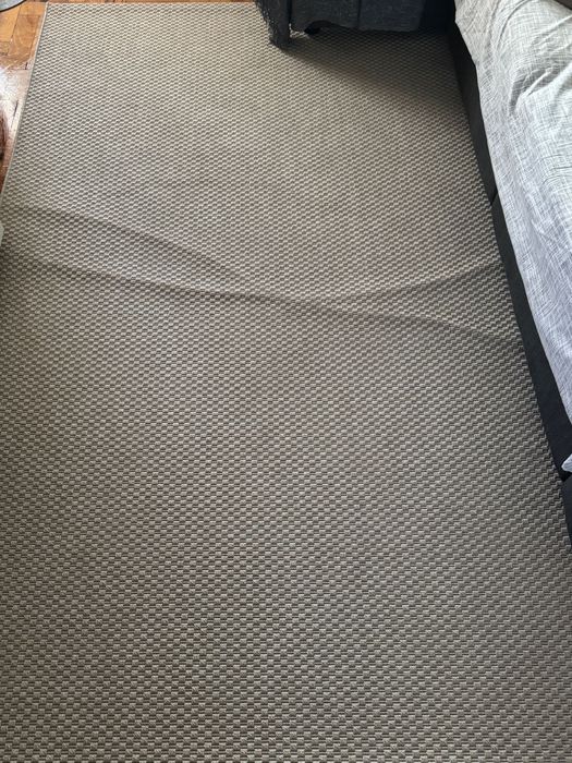 Carpete beje em bom estafo