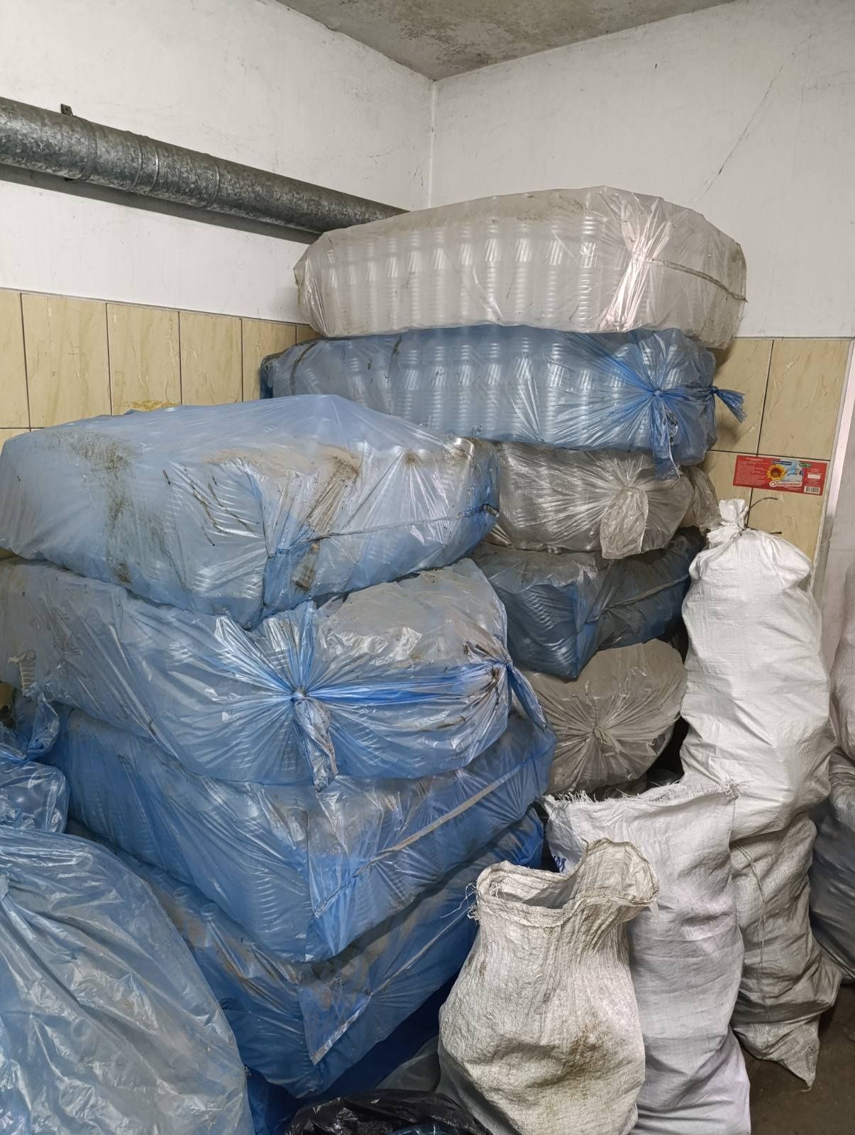 Продам ПЕТ бутилки 0, 88 мл, нові