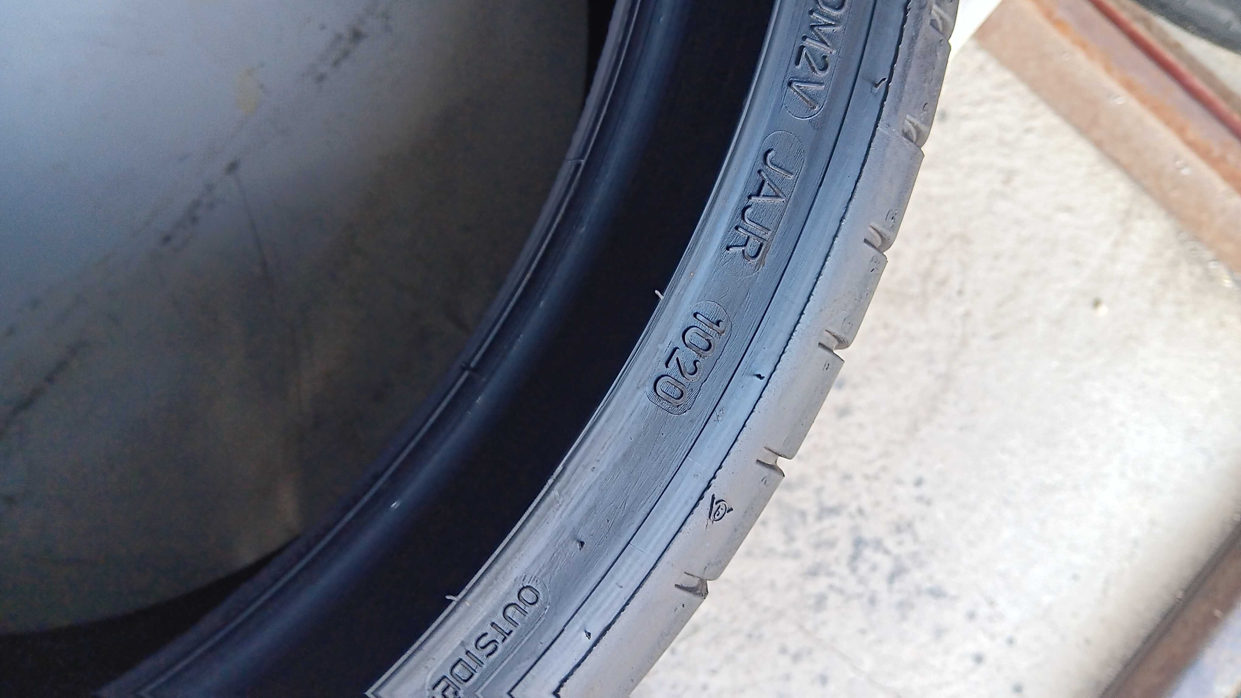 235/35/19 Dunlop sport maxx