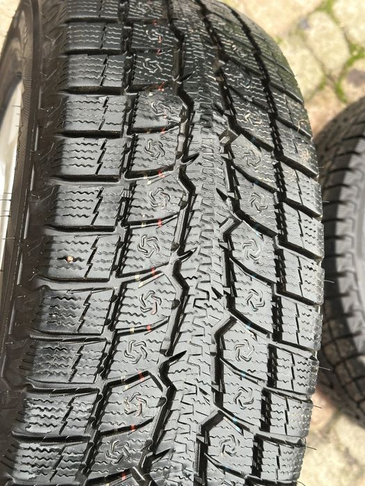 Резина зимня TOYO observe GSI-6 ls