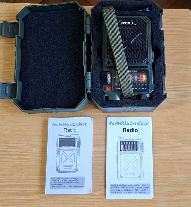 Радіоприймач аварійний R11+ Bluetooth колонка, ліхтарик, сонячне живл.