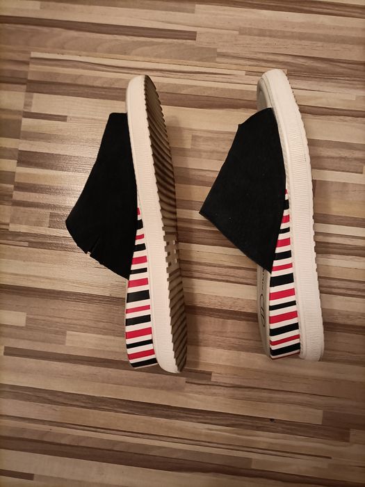 Sprzedam damskie klapki