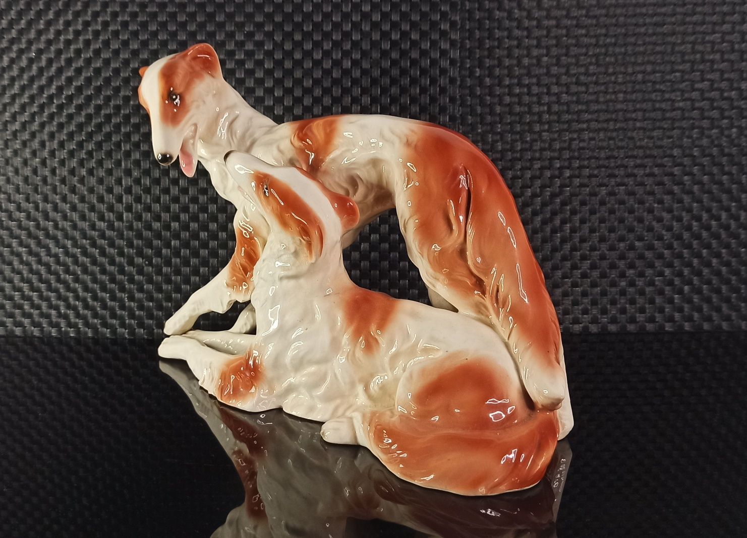 Porcelana TURYNGIA Figurka Psów BORSOJ Chart Rosyjski Borsoi 22x32 cm