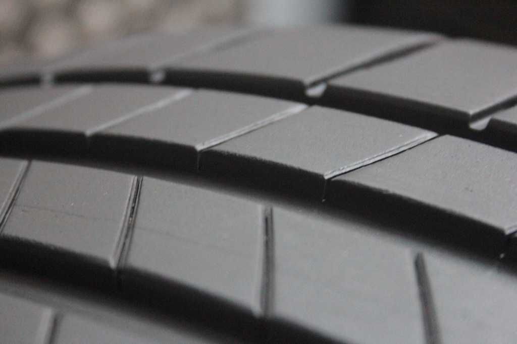 215/40/18 Bridgestone Turanza T005 215/40 R18 89Y XL 2022r 1x7mm