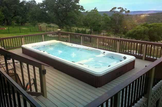 Swim Spas Michael Phelps MP Momentum jacuzzi basen