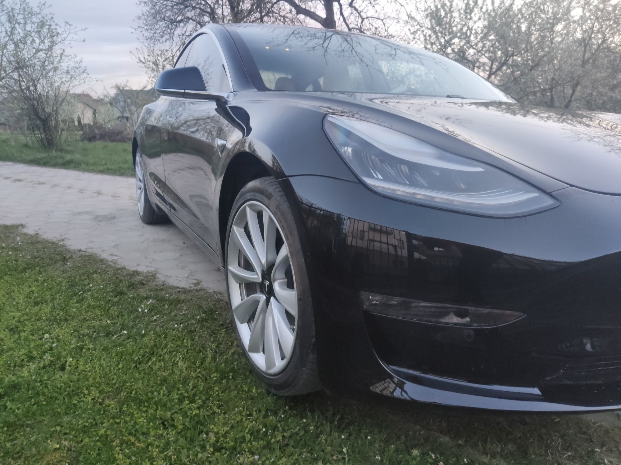 Tesla model 3 mid range