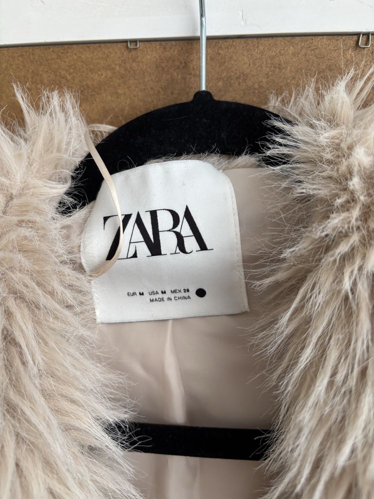 Шуба бежева ZARA