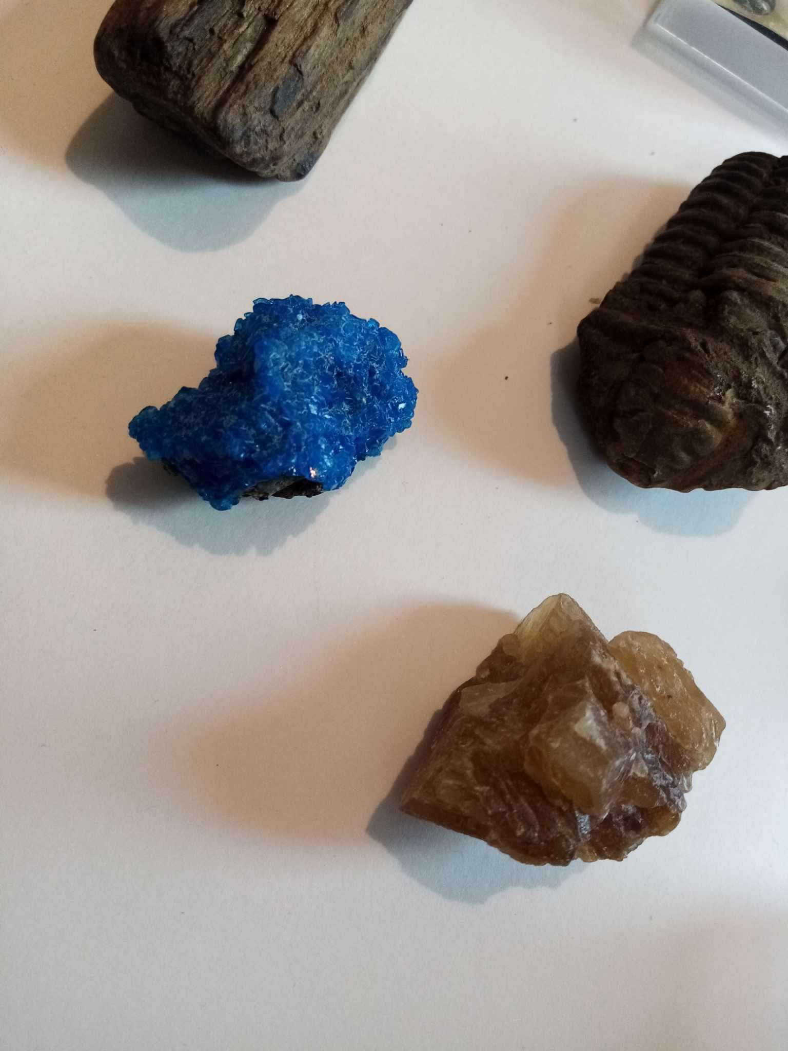 kryształy minerały skamieniałości