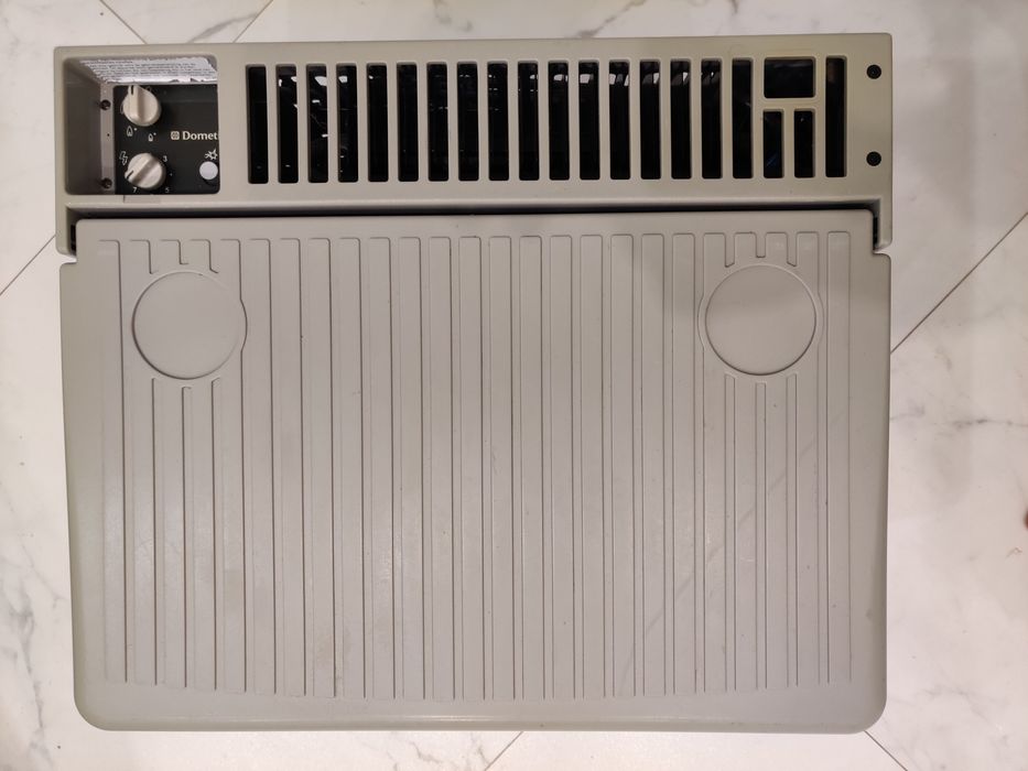 Авто холодильник абсорбционный ГАЗ/12В/230В DOMETIC (-9С)